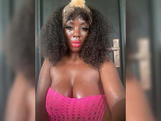 CharmingAura2 live cam preview