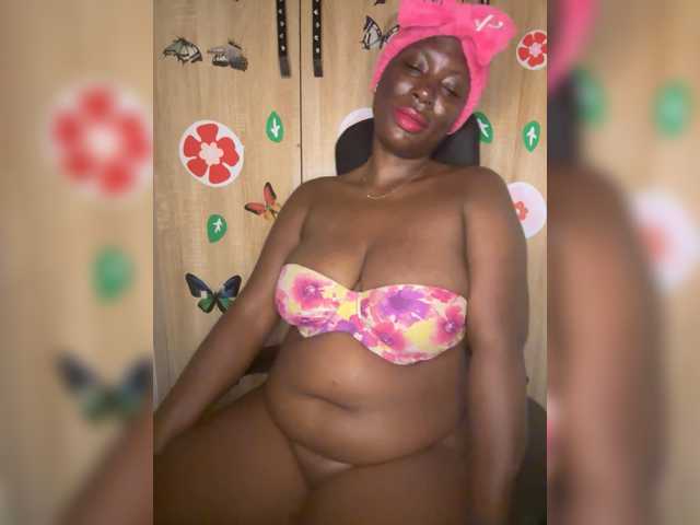 CharmingAura2 live webcam show