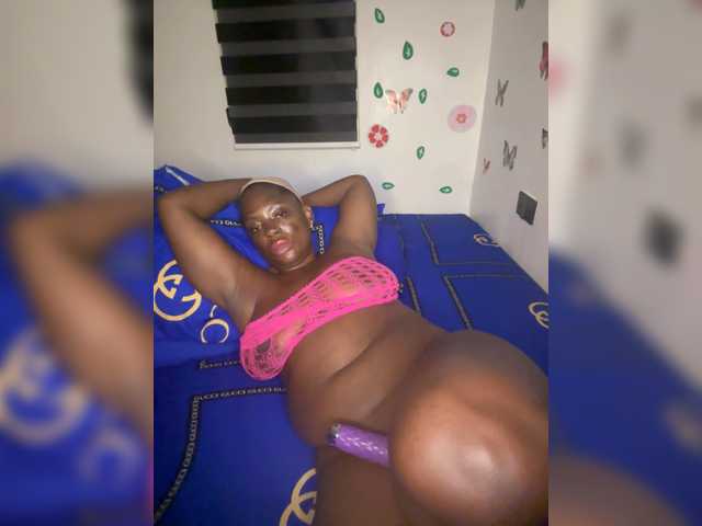 CharmingAura2 live webcam show