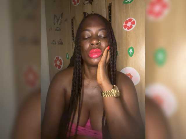 CharmingAura2 live cam on BongaCams