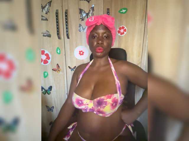 CharmingAura2 live cam on BongaCams