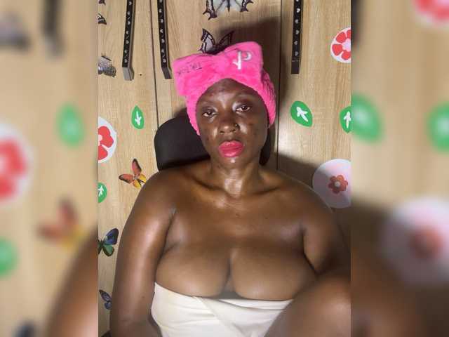 CharmingAura2 live webcam show