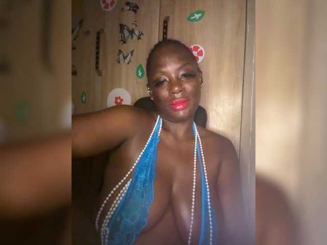 CharmingAura2 live cam on BongaCams