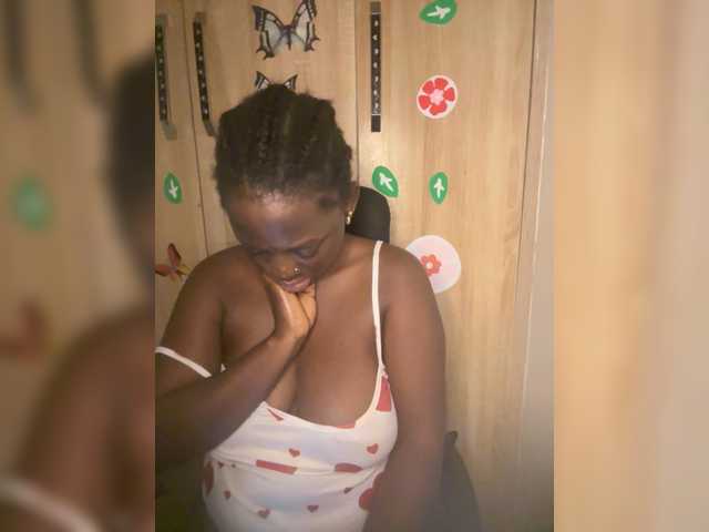 CharmingAura2 live cam on BongaCams