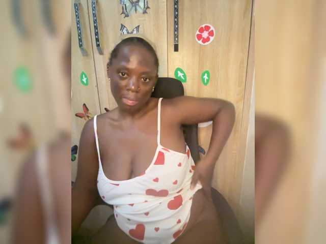 CharmingAura2 live cam on BongaCams