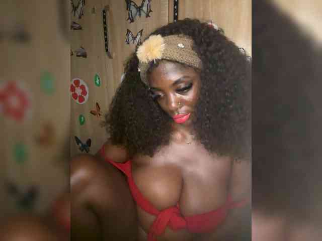CharmingAura2 Live Webcam on BongaCams