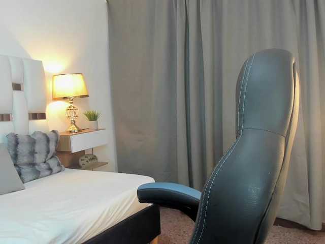 Estrellacastillo live cam on BongaCams