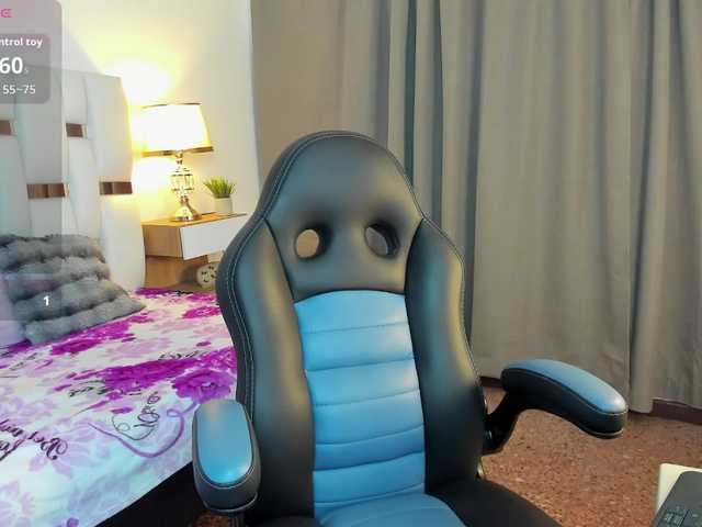 Estrellacastillo live cam on BongaCams
