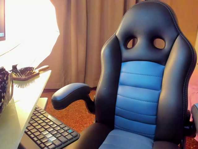 Estrellacastillo live cam on BongaCams