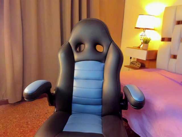 Estrellacastillo live cam on BongaCams