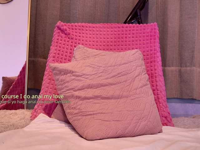 Pink-flower live cam on BongaCams