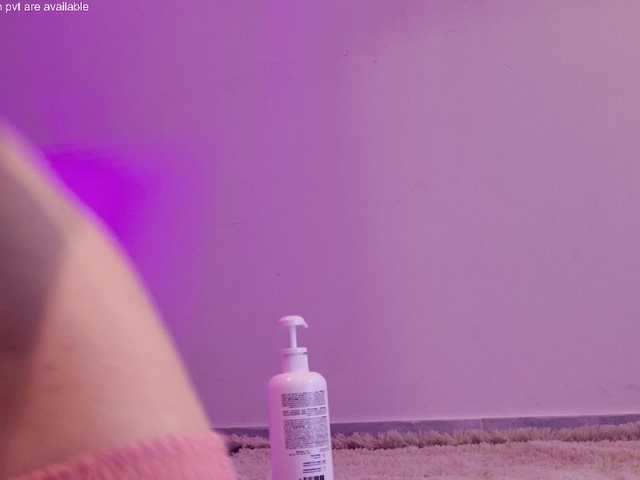 Pink-flower live cam on BongaCams