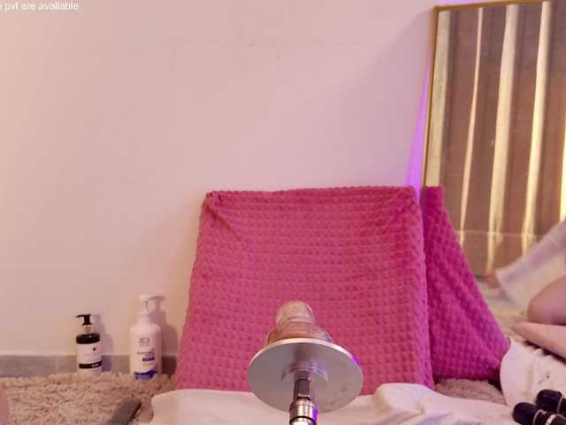 Pink-flower live cam on BongaCams