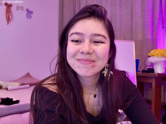 Pink-flower live cam on BongaCams