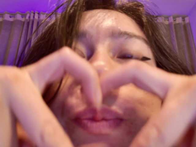 Pink-flower live cam on BongaCams