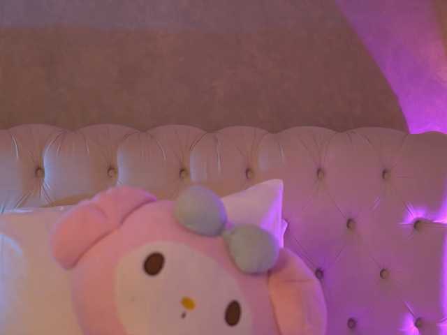 EmmaNaughtiness live cam on BongaCams