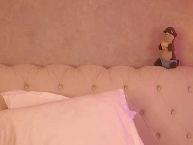 EmmaNaughtiness live cam on BongaCams