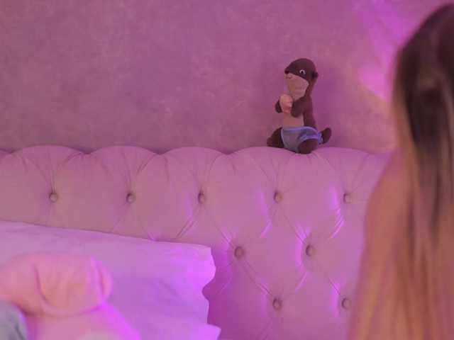 EmmaNaughtiness live cam on BongaCams