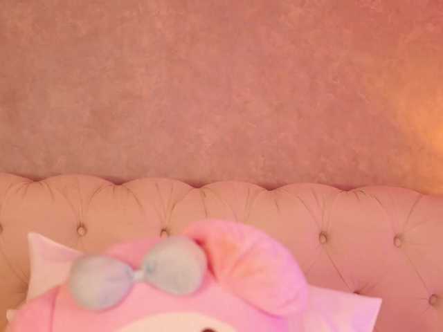 EmmaNaughtiness live cam on BongaCams