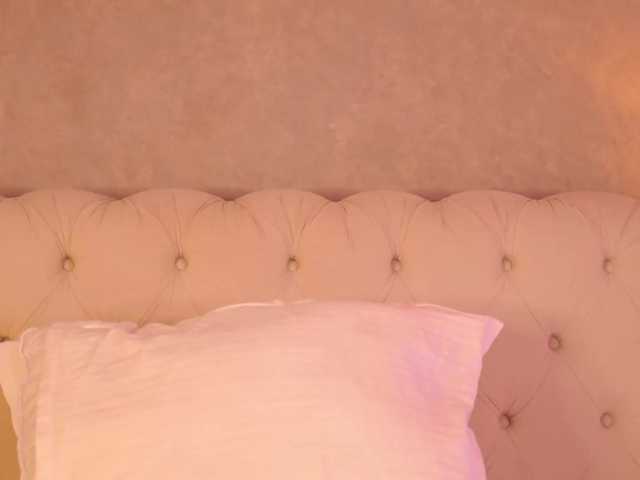 EmmaNaughtiness live cam on BongaCams