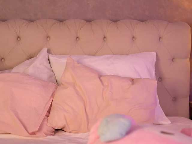 EmmaNaughtiness live cam on BongaCams