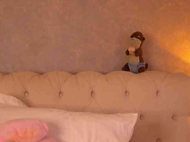 EmmaNaughty webcam