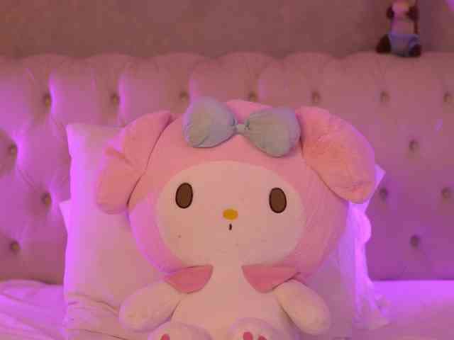 EmmaNaughty