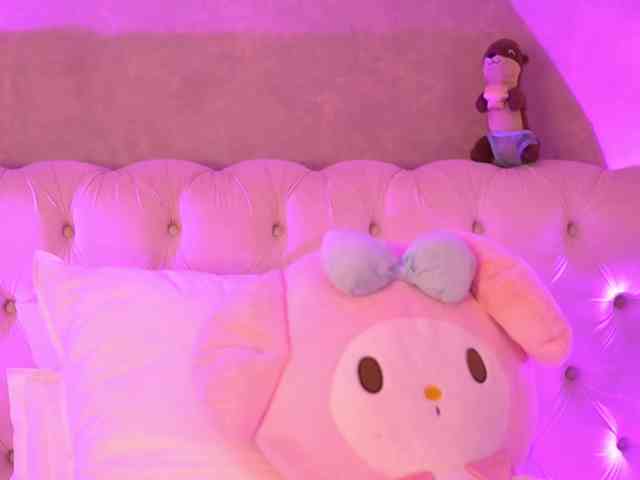 EmmaNaughty webcam