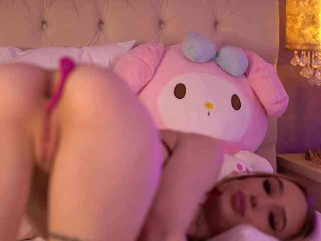 EmmaNaughty webcam