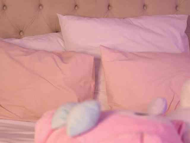EmmaNaughty webcam