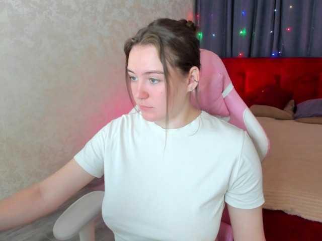 le modèle AgataAdriann est en webcam porno dans un show sur le site bongacams, il possède les tags suivants: White/Caucasian,Brunette,Shaved