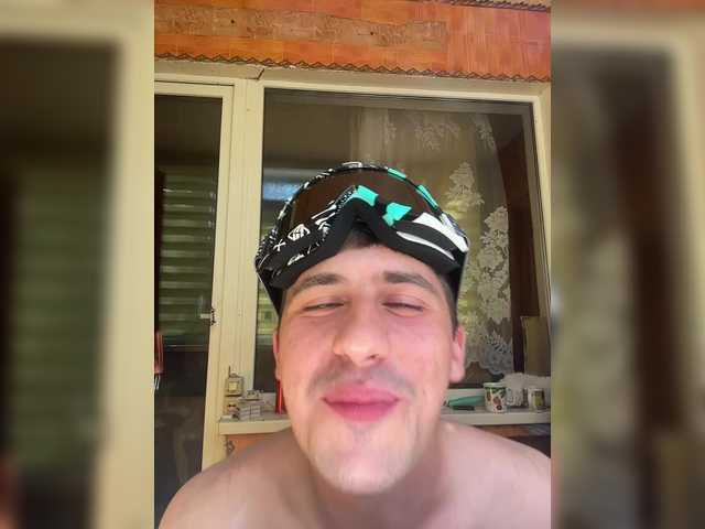 Ssenuyor live webcam show