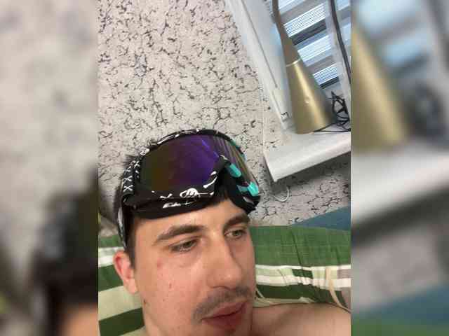 Ssenuyor's cam show statistics and live stream