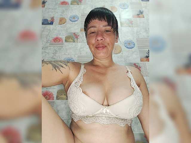 Karina-25 live cam on BongaCams