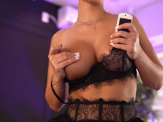 GoldieMaren, en vivo ahora en BongaCams