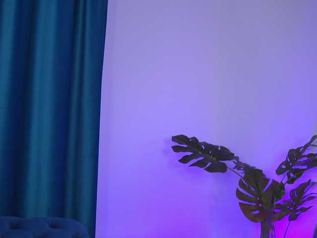 GoldieMaren live cam