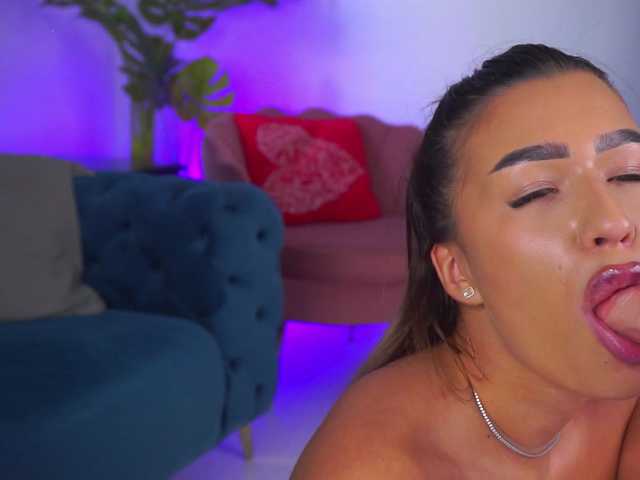 GoldieMaren live cam on BongaCams