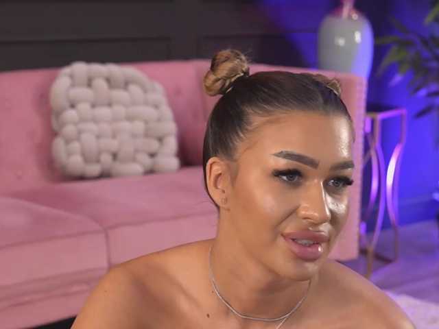GoldieMaren live cam on BongaCams