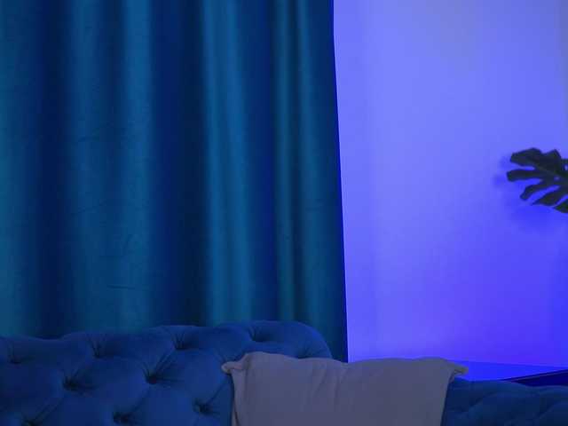 GoldieMaren live cam