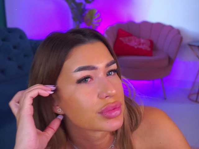 GoldieMaren live cam on BongaCams