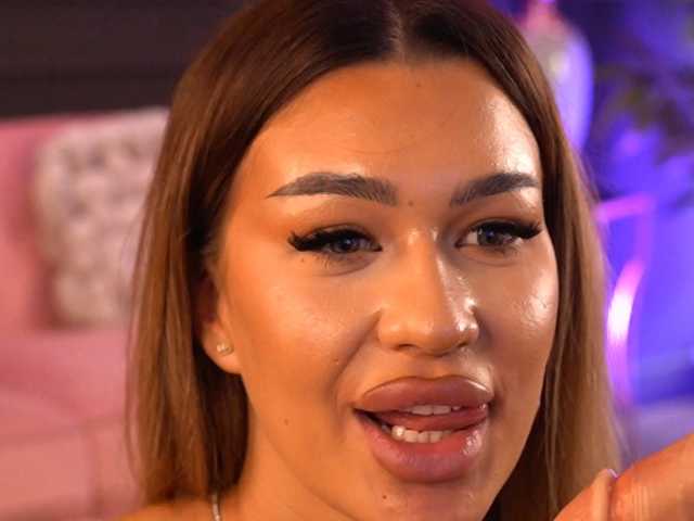 GoldieMaren live cam on BongaCams