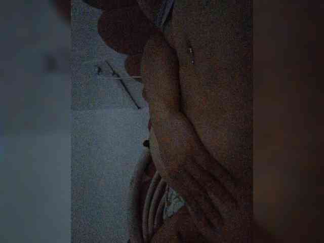 Modelo: -meowscarade-