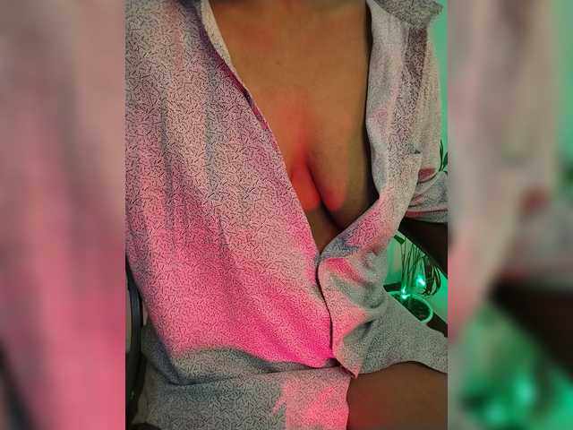 Doll69 live cam on BongaCams
