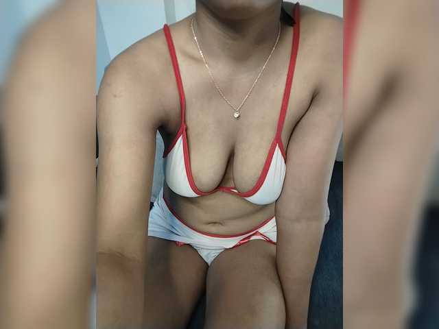 Doll69 live cam on BongaCams