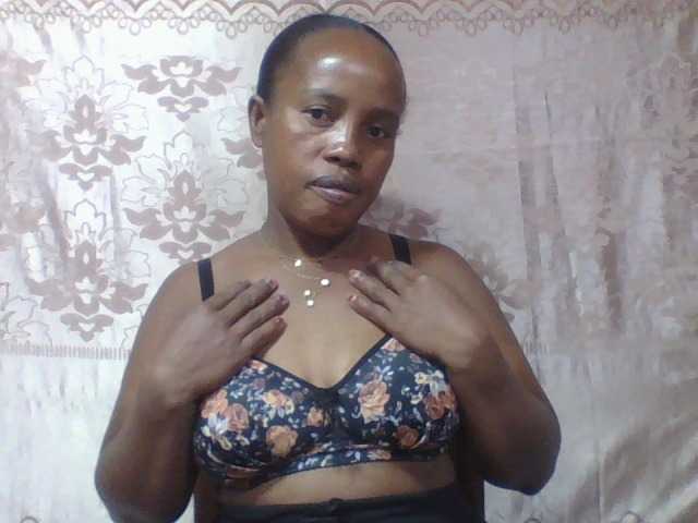 Anita4 live cam on BongaCams