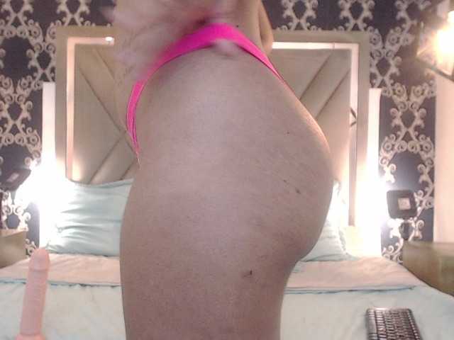 MilaBelle live webcam show