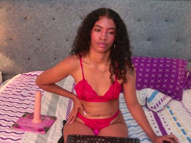 MilaBelle live cam on BongaCams