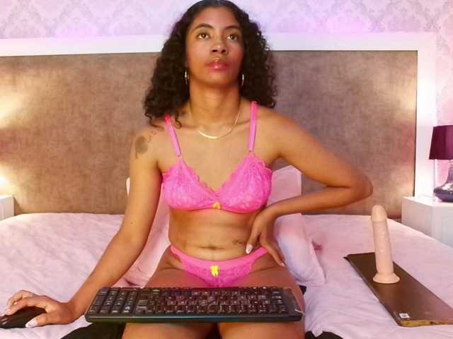 MilaBelle live cam on BongaCams