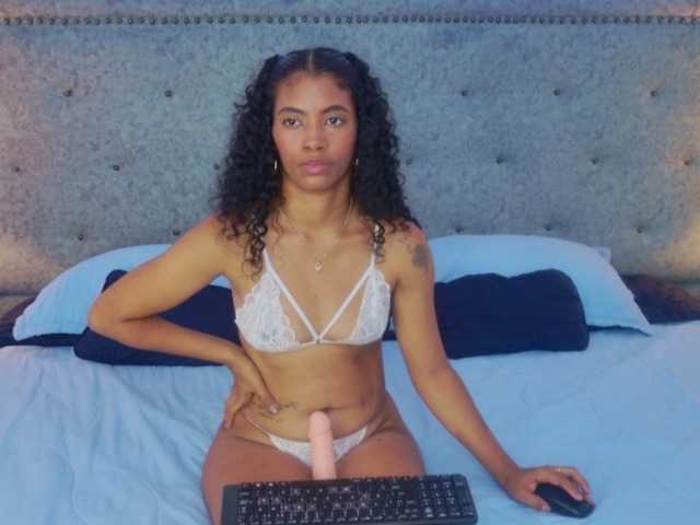 MilaBelle live webcam show