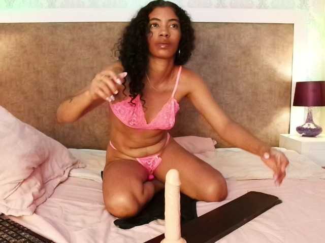 MilaBelle live cam on BongaCams